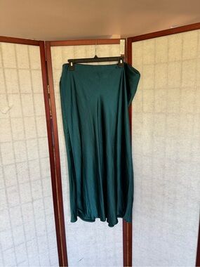 Madison D'Amelie Women's Emerald Green Slip Skirt